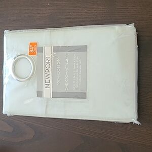 NWT Newport grommet panel